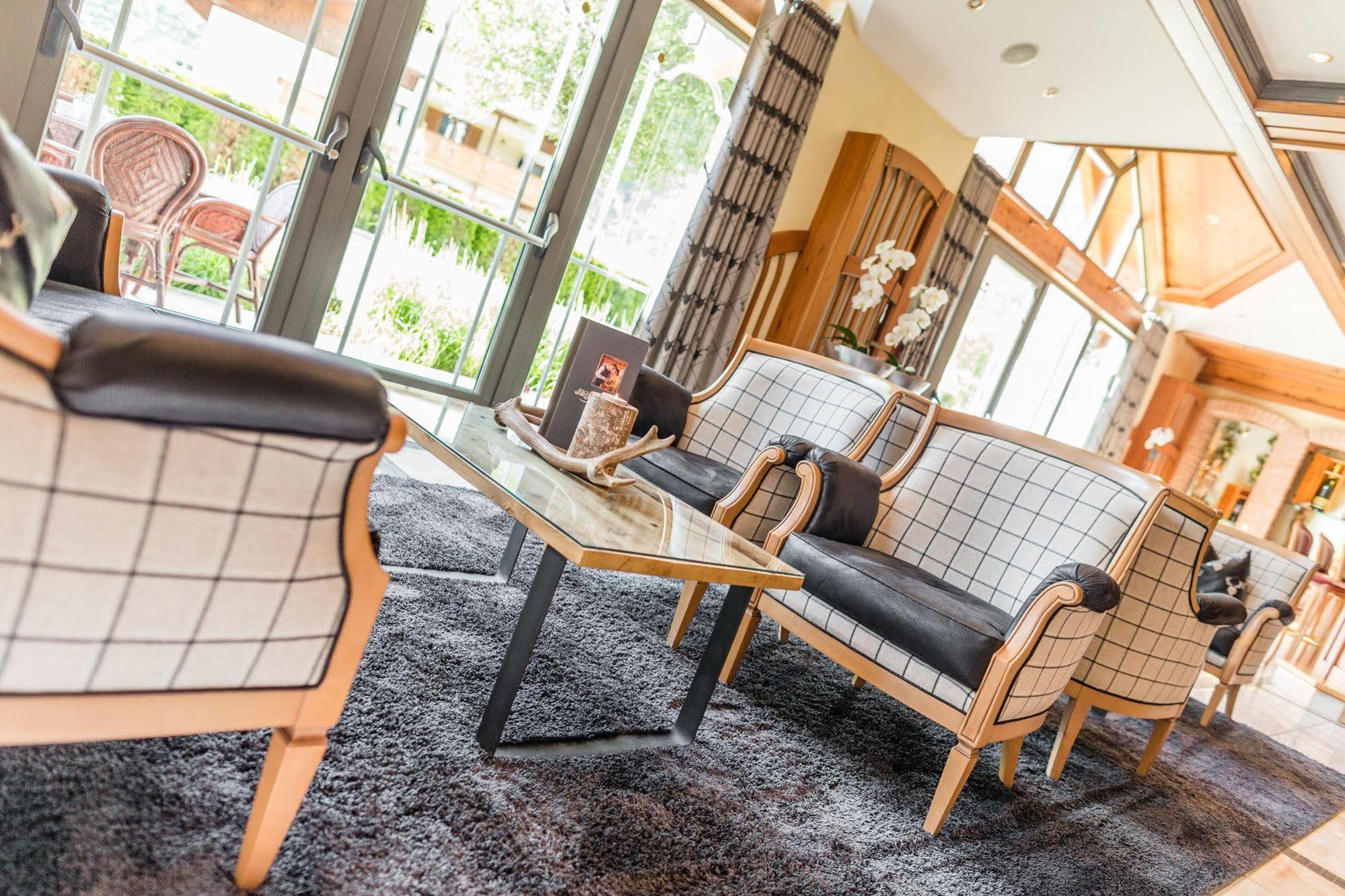Dolcevita Hotel Jagdhof Laces Kültér fotó