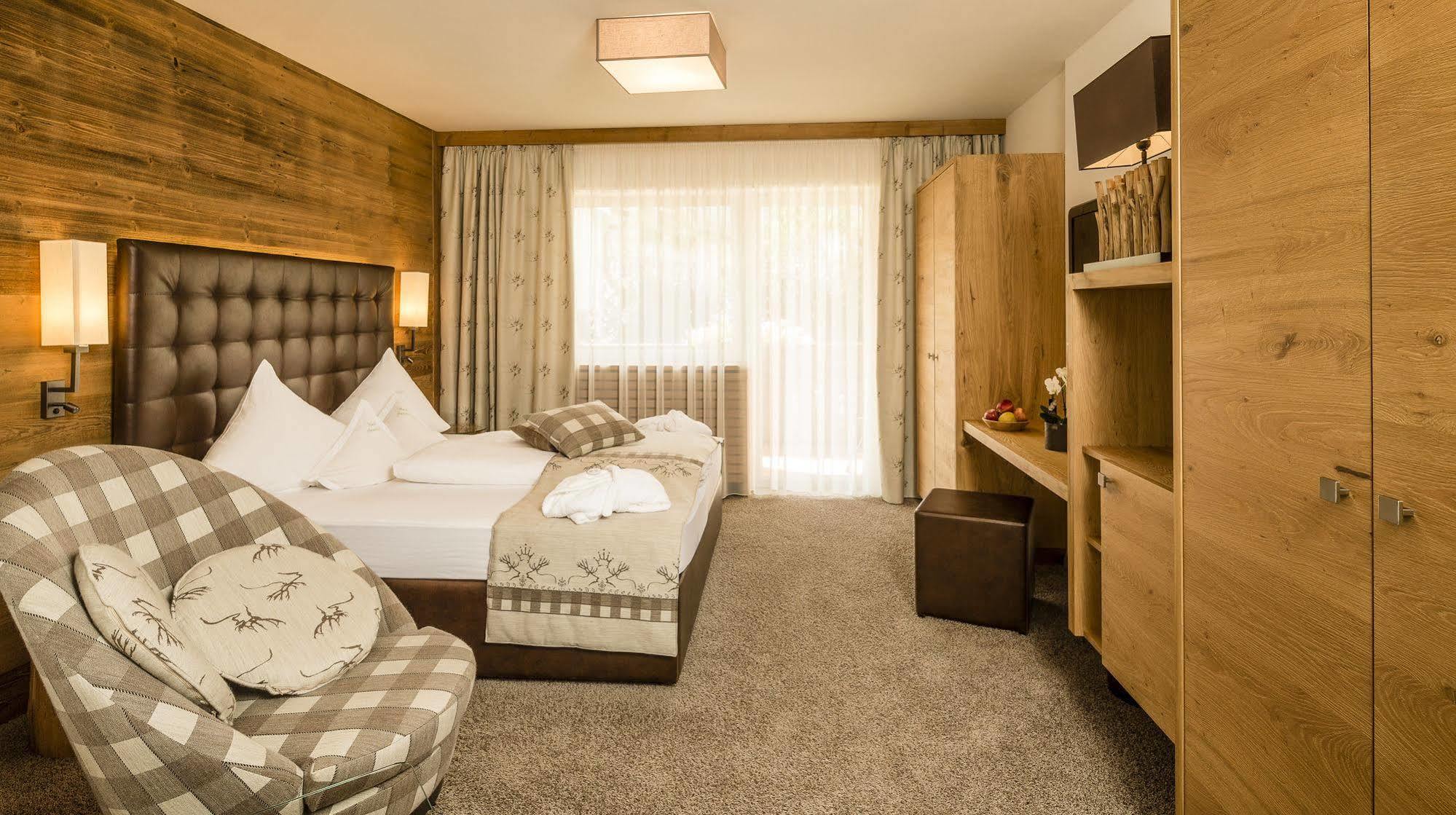 Dolcevita Hotel Jagdhof Laces Kültér fotó